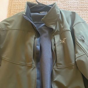 COPY - Men jacket Arcteryx brand is gently used  few times we bought it $280 sa…
